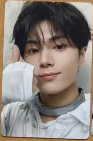 Front view of enhypen Jay Orange Blood Yzy 1.0 Video Call Pob Photocard photocard