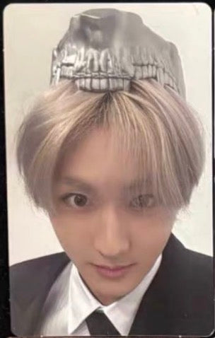 Front view of enhypen Jungwon Desire Weverse Pob Photocard photocard