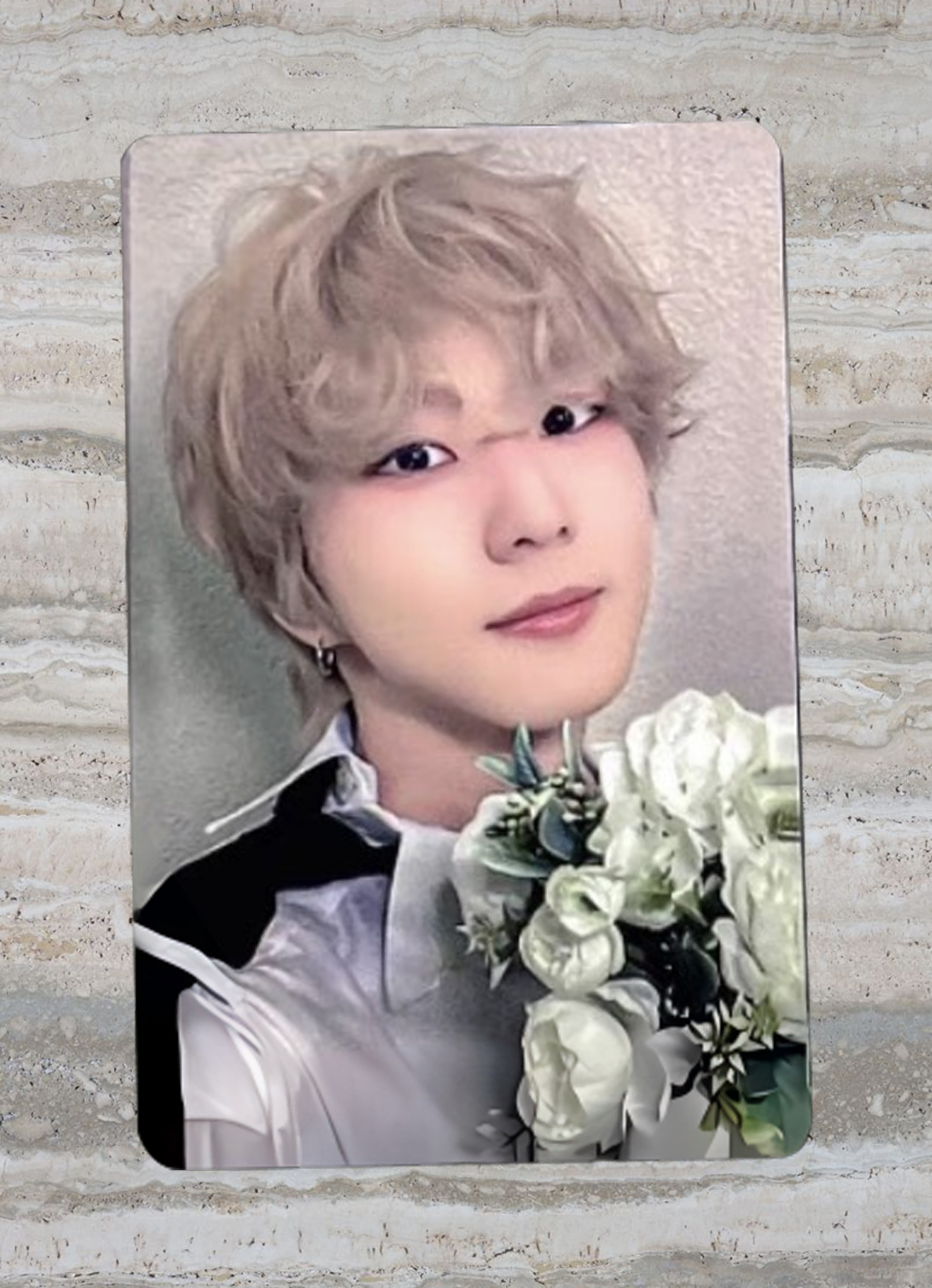 Flower view of enhypen Jungwon Untold Romance Yzy Yizhiyu Flower Ver. Pob Photocard photocard