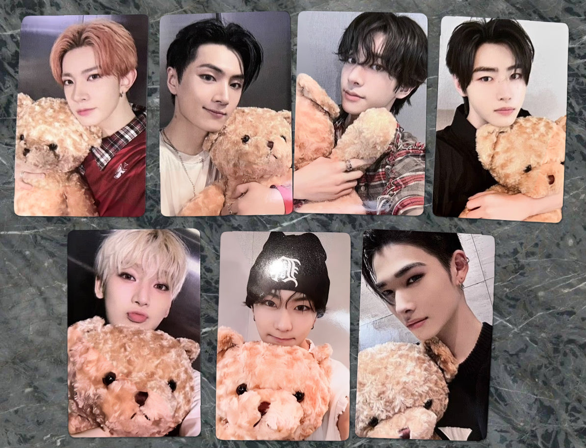 Bear view of enhypen Ot7 Untold Romance Yzy Yizhiyu 4.0 Lucky Draw Bear Ver.Pob Photocard photocard
